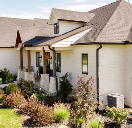 Premium Vinyl Siding - Overland Park Image