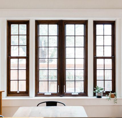 Bay window combining vinyl and fiberglass construction on an Overland Park home
